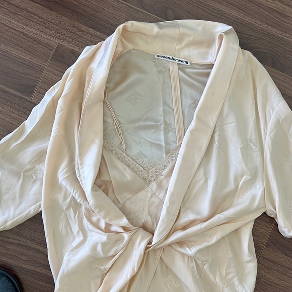 Trendy Alexander Wang dress worn by Rihanna in black, needs to be steamed - Picture 3 of 8